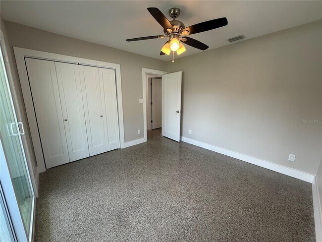 Building Photo - 3665 Belle Vista Dr E