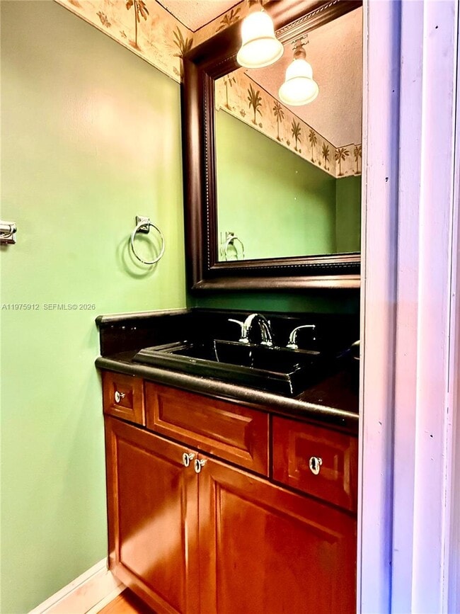 Building Photo - 2533 NE 15th St