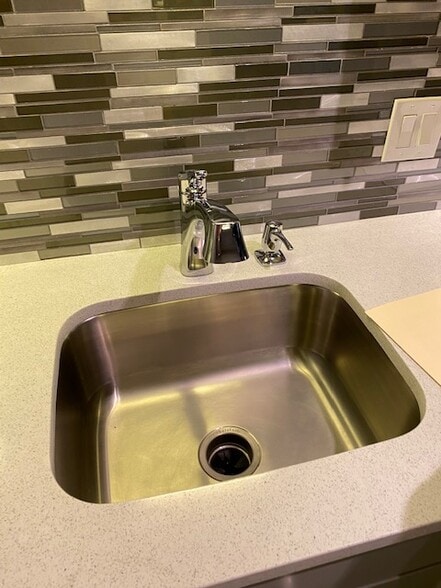 Building Photo - 7 Village Hill Ln