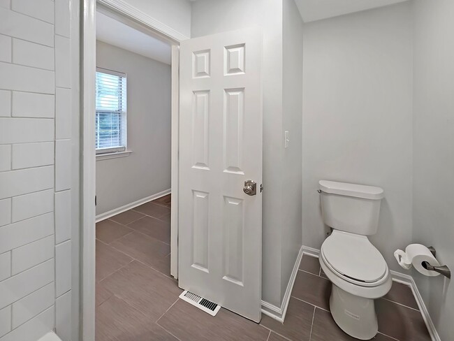 Building Photo - COMING SOON: Beautifully Updated 2/2.5 Townhome Near Truist Park
