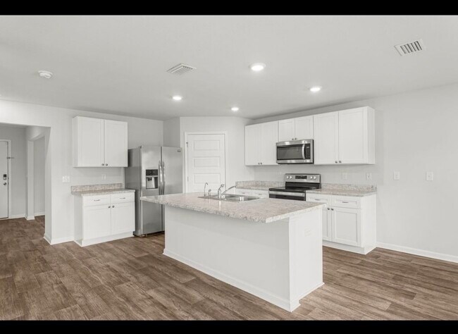 Building Photo - 5832 Viking Wy