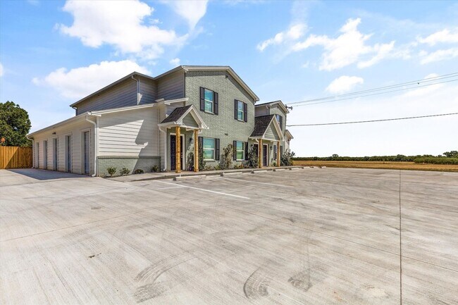 Building Photo - 1402 Courtney Pl