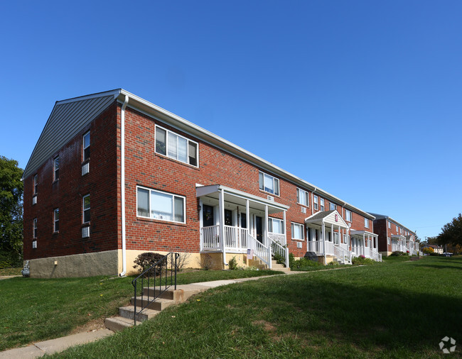 Building Photo - Concord Court Apartments