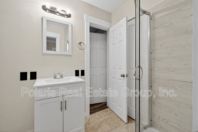 Building Photo - 1410 Hannibal St