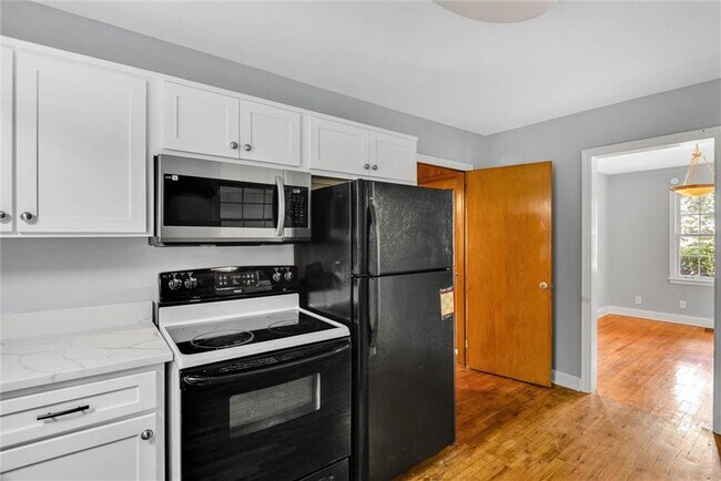 Building Photo - 1857 Fern Creek Ln NE