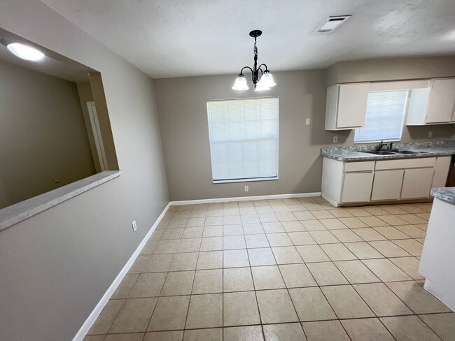 Building Photo - Lovely 3 bd/2 ba home in Summerfield!