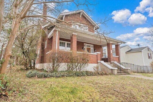 Building Photo - 1144 Wasena Ave SW