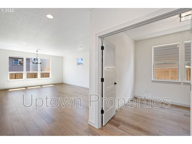 Building Photo - 2507 S Cache Cir
