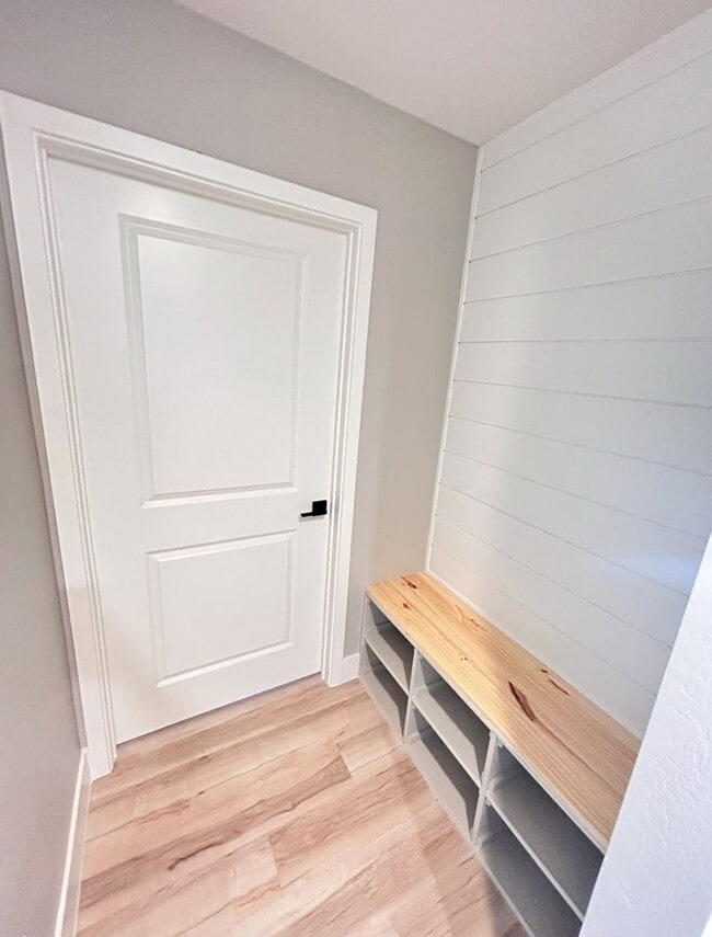 Building Photo - Beautiful New 3 Bedroom Phoenix home with Den/Loft! No HOA