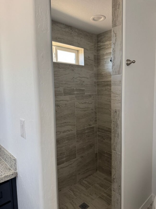 Building Photo - Brand New 3 bedroom home with 2 car garage...