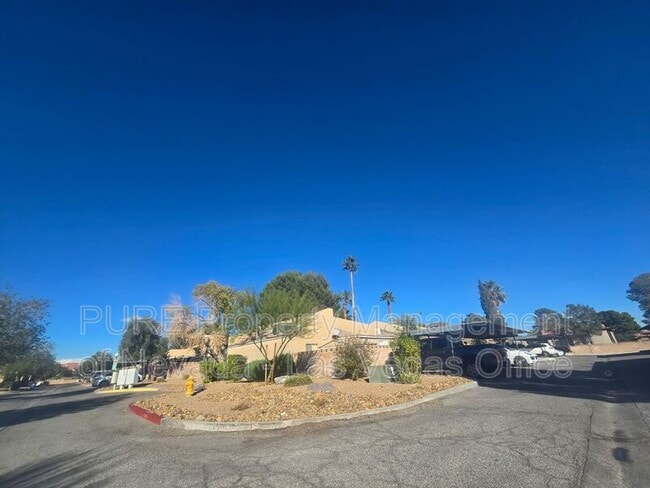 Building Photo - 4270 Rollingstone Dr