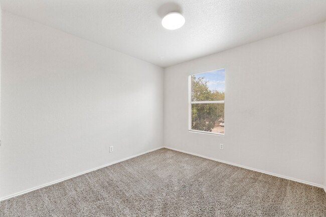 Building Photo - 10034 Southern Sun