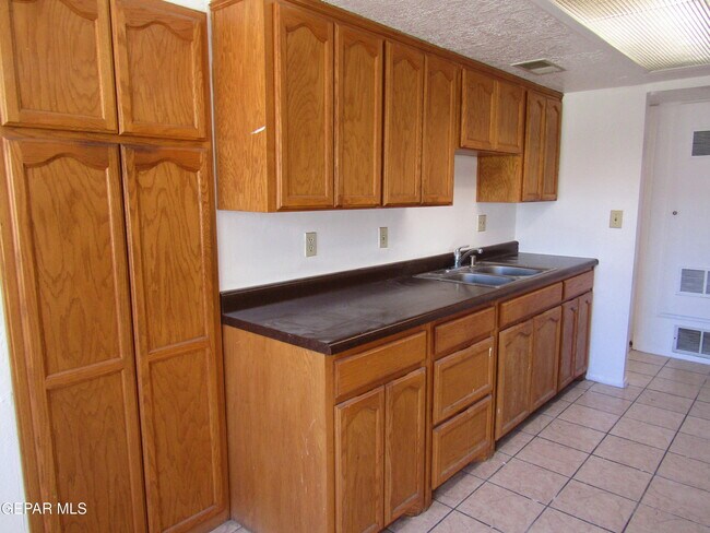 Building Photo - 1500 Babe Hiskey Ln