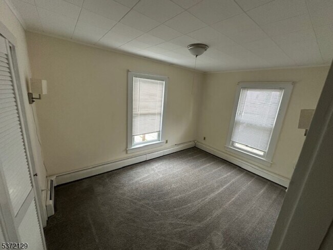 Building Photo - 29 East Ave