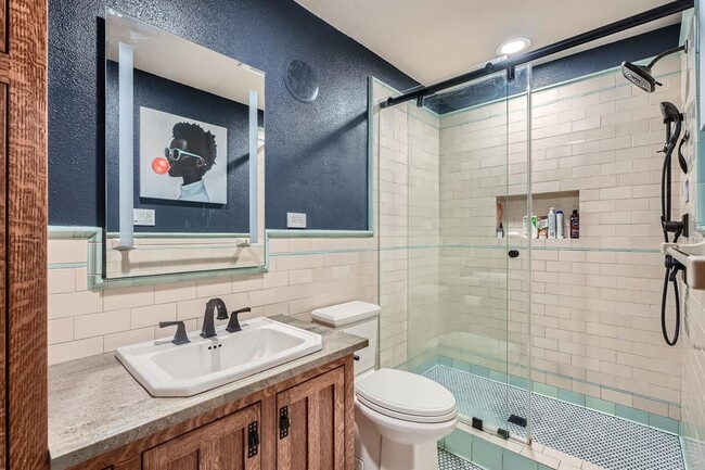 Building Photo - 5306 Summer Cir