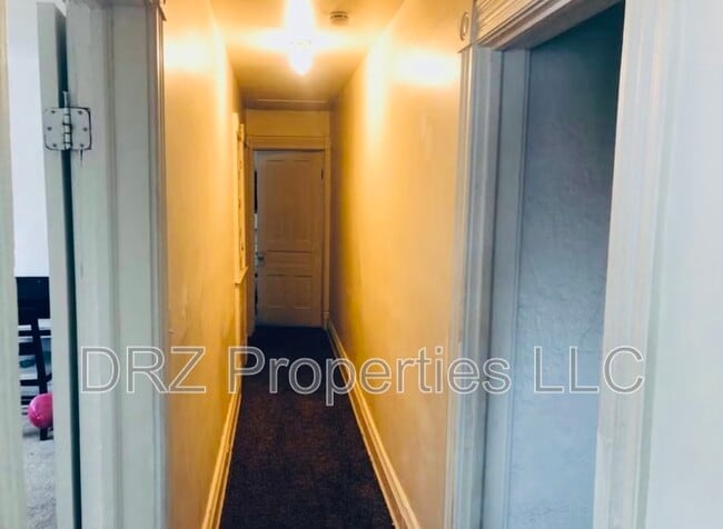 Building Photo - 1017 Bridge St NW