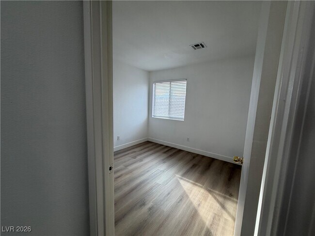 Building Photo - 7383 W Diablo Dr