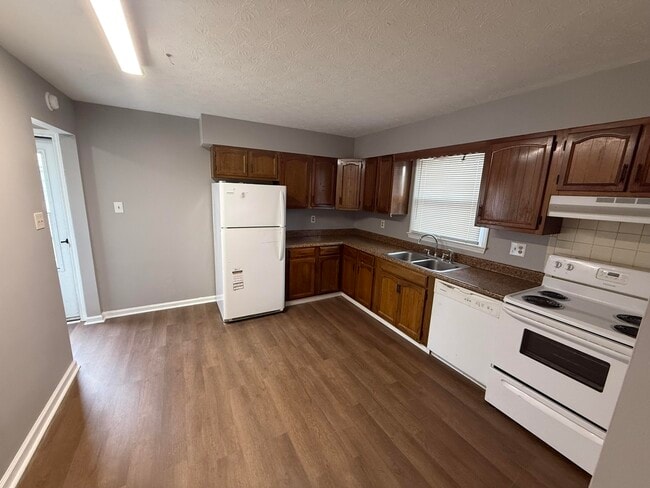 Building Photo - 327 Garden Park Dr