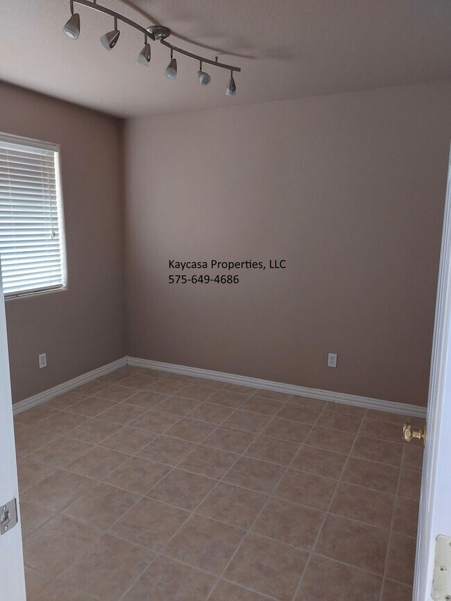 Building Photo - Great 3 Bedroom Home Off Mesa Grande