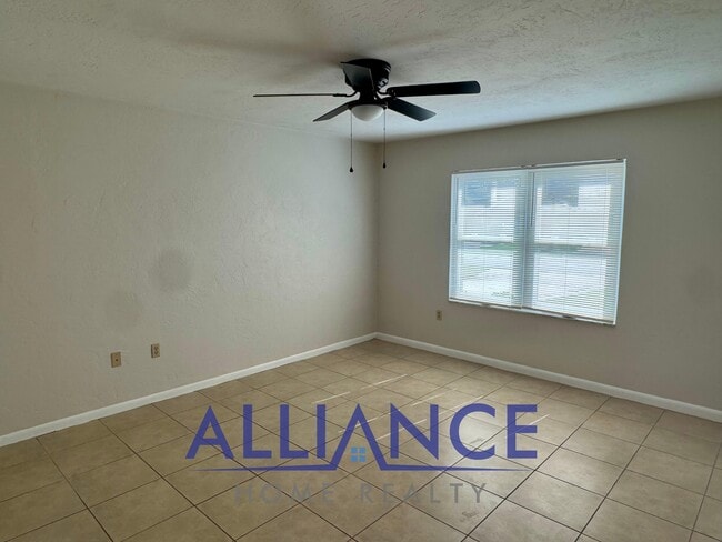 Building Photo - 2609 Sedgefield Ave