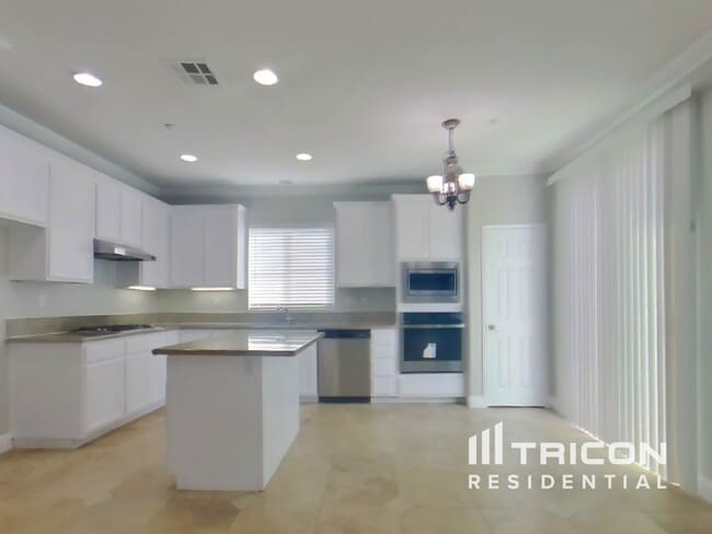 Building Photo - 6216 Blackwolf Way