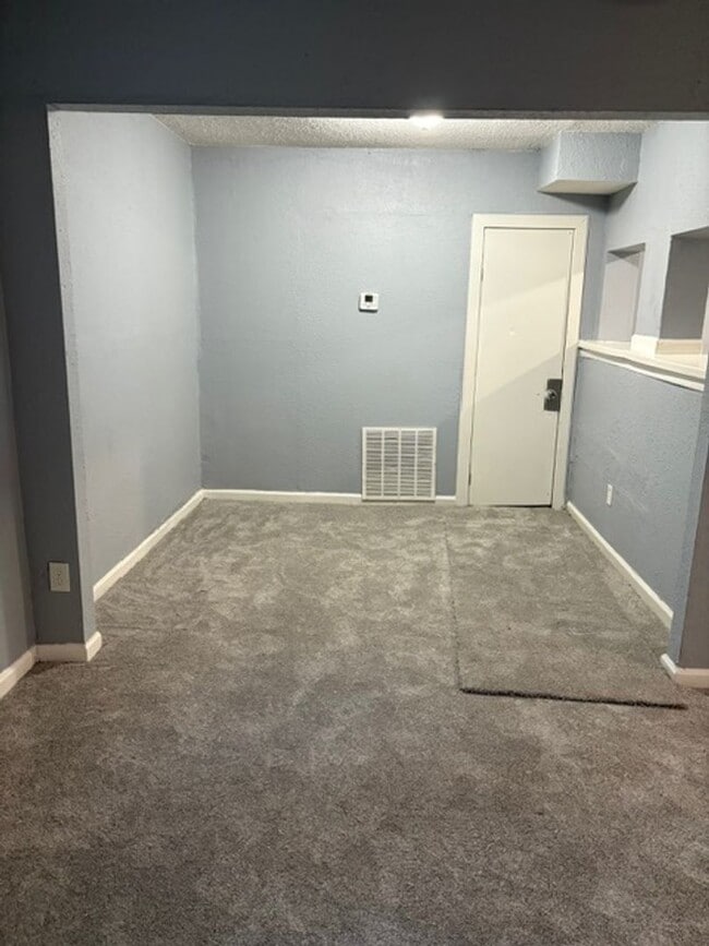 Building Photo - MOVE-IN SPECIAL!!!  1/2 OFF MONTH OF RENT