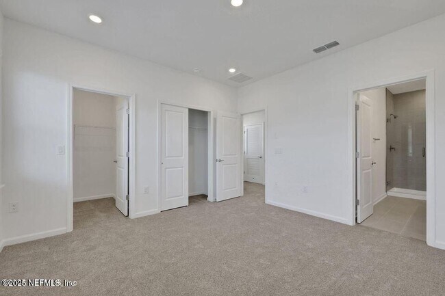 Building Photo - 265 Brandon Lks Dr