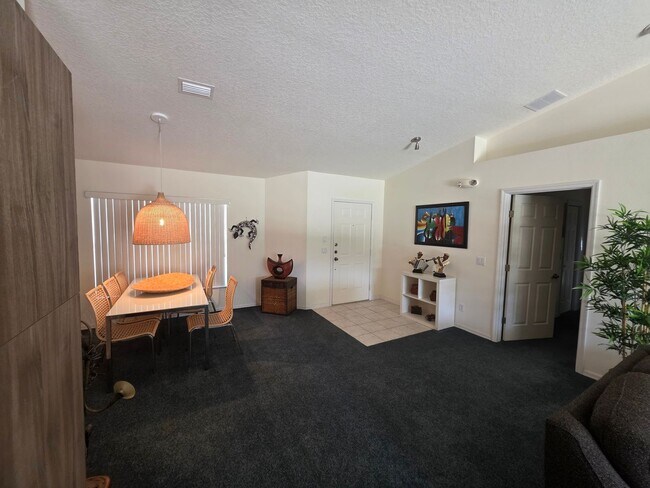 Building Photo - 982 N Foxrun Terrace