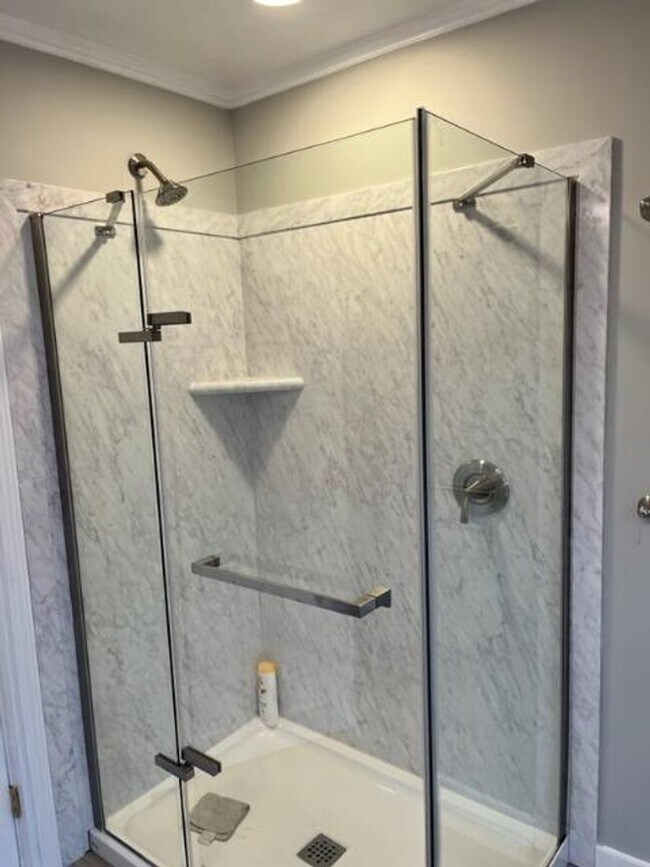 Building Photo - 411 N State St