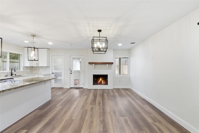 Building Photo - 2606 Parana Dr