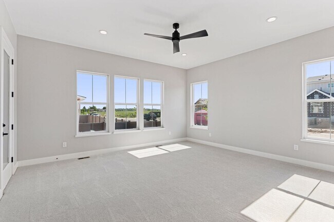 Building Photo - New Charming Berthoud Home with Modern Com...