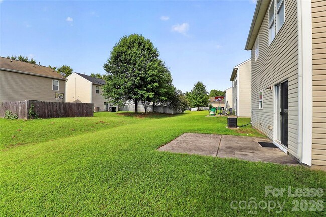 Building Photo - 9107 Newfield St