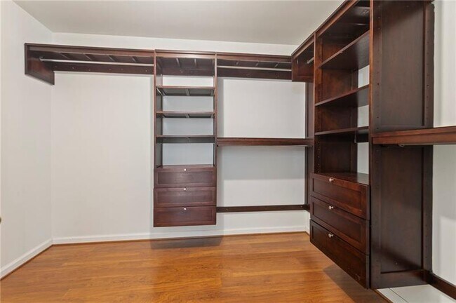 Building Photo - 133 Parkstone Way