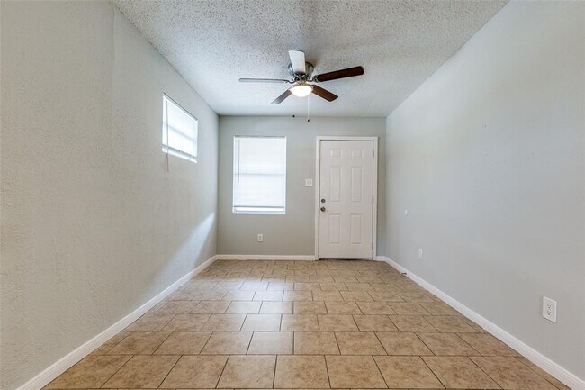 Building Photo - 4812 Cruse Rd