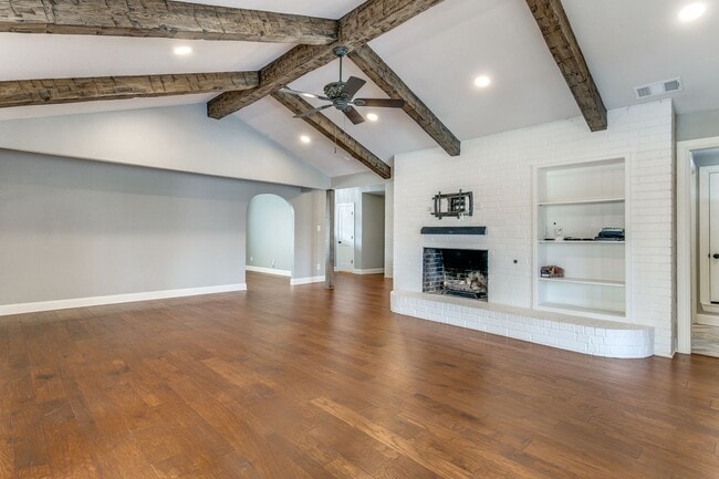 Building Photo - 4 bedroom with pool in Colleyville