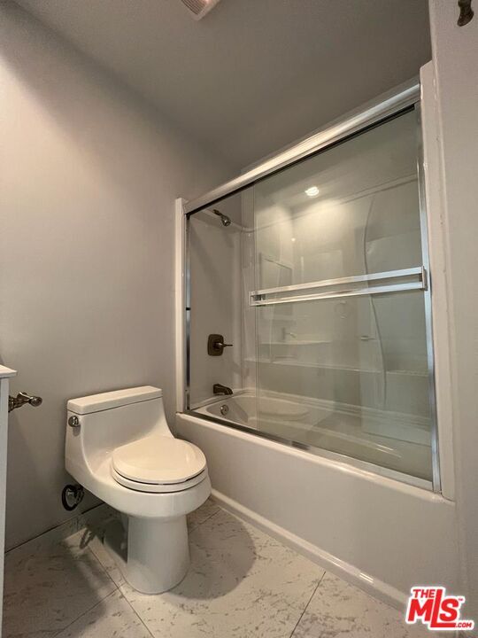 Building Photo - 1529 N Kingsley Dr