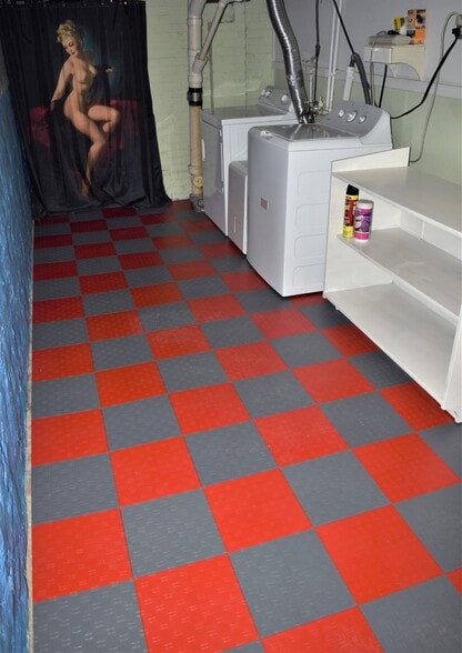 Building Photo - 102 E Irving Ave