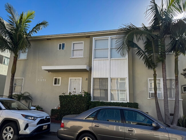 Building Photo - 34 Nieto Ave