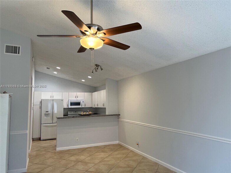 Building Photo - 151 SW 95th Ter