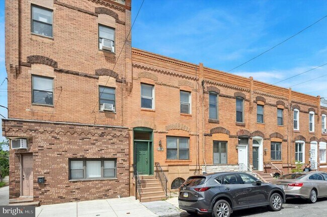 Building Photo - 1639 Wolf St