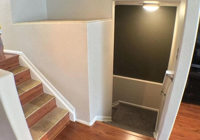 Building Photo - Beautiful townhome is Crown Point II!