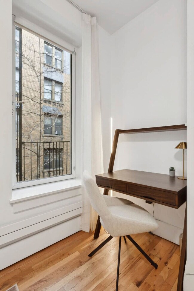 Building Photo - 125 E 83rd St