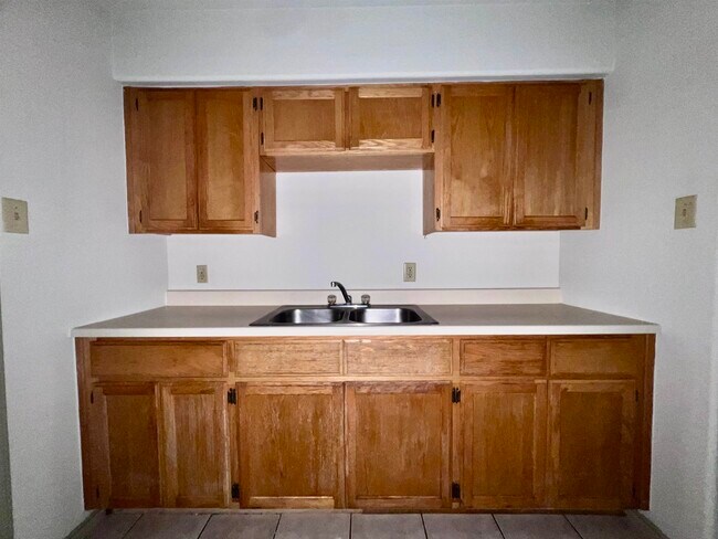 Building Photo - 507 Shiloh Dr