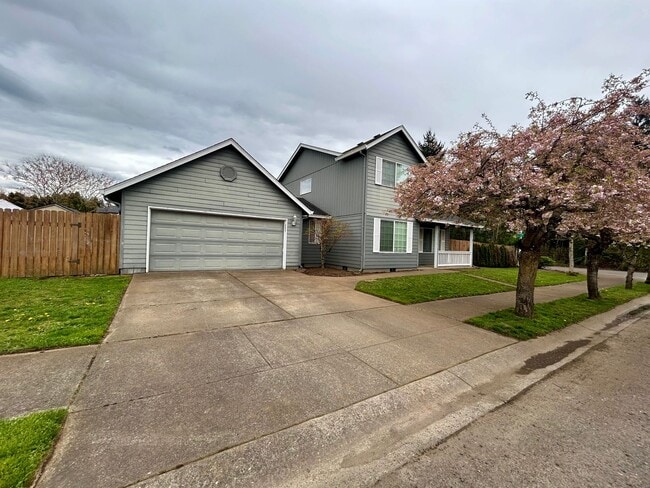 Building Photo - Welcome to this charming 3-bedroom, 2.5-bathroom house located in Vancouver, WA!