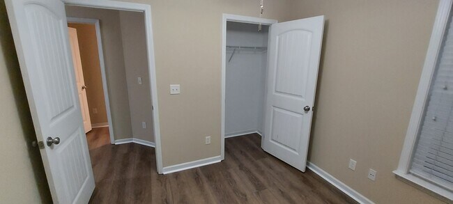 Building Photo - 16210 Stone Ridge Pkwy