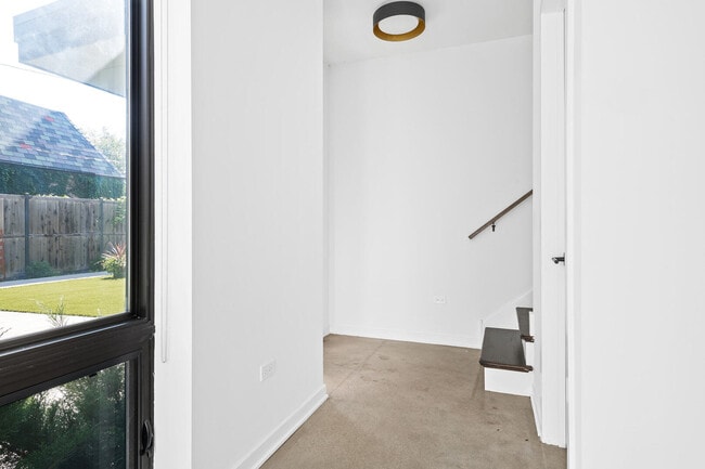 Building Photo - 6605 North Ave