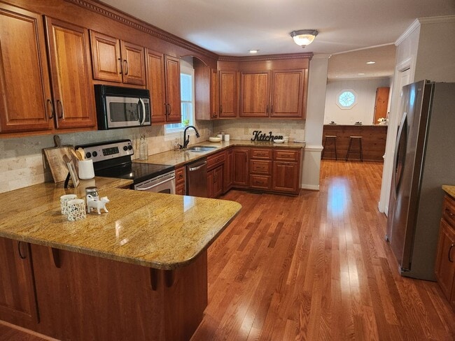 Building Photo - Chesterfield-Chester Area- Convenient to F...