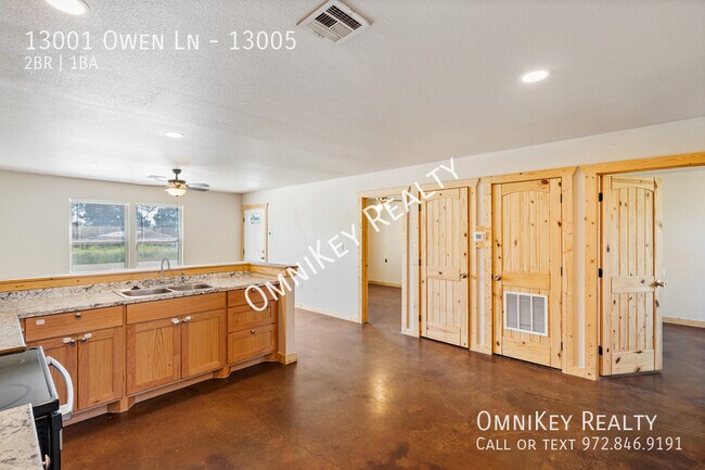 Building Photo - 13001 Owen Ln