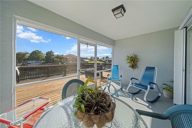 Building Photo - 914-916 SE 14th Terrace