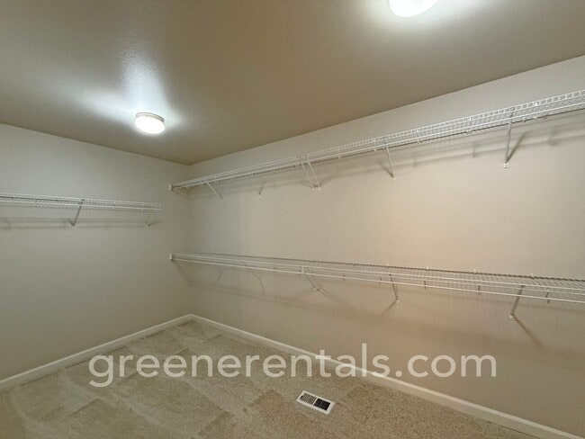 Building Photo - 4BR/2.5BA with Bonus Loft and Den in Lacey